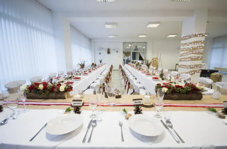 Chic Table Decor for a Picture-Perfect Reception
